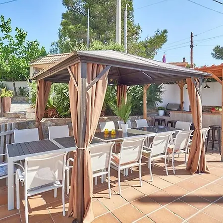 Lluna En Olivella, Sitges, Barcelona *
