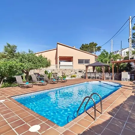 Lluna En Olivella, Sitges, Barcelona *