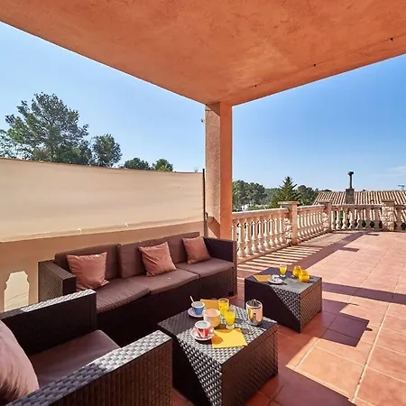 Lluna En Olivella, Sitges, Barcelona *